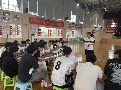 10月16日上午，张磊副院长走访余杭区五常小学实习点